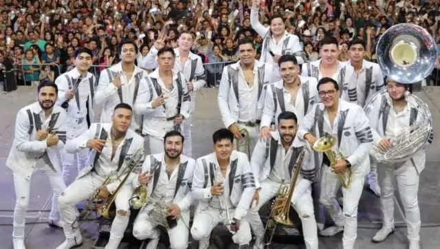 Balean autobús de Banda Los Recoditos en la México-Morelia