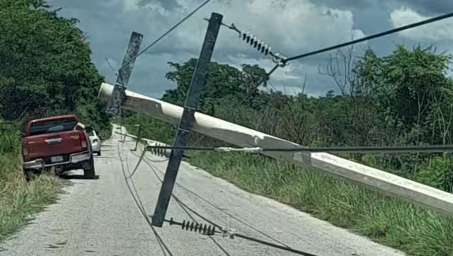 La caída de postes provocó un apagón en una comunidad de Candelaria
