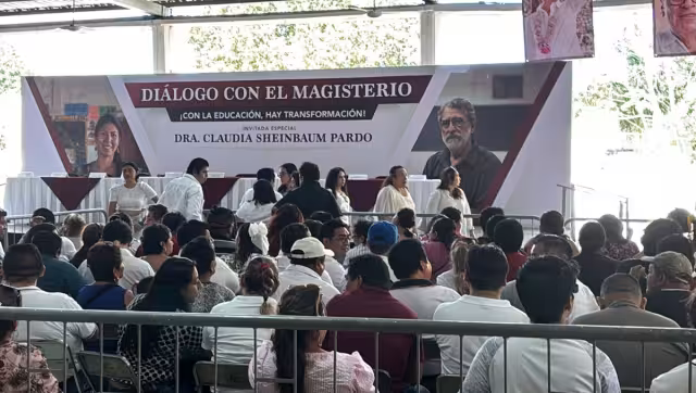 Maestros del Camino Real abarrotan el encuentro en Calkiní