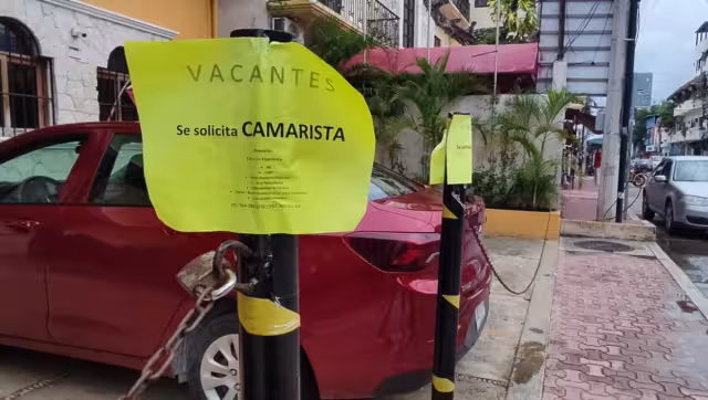 Debido a la falta de trabajadores tienen que laborar horas extras.