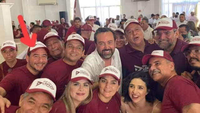 Aunque tiene registro en el PRI, fue coordinador de campaña a la Presidencia de México de Adán Augusto.
La falta de quorum en sesión de Cabildo impidió su nombramiento.

