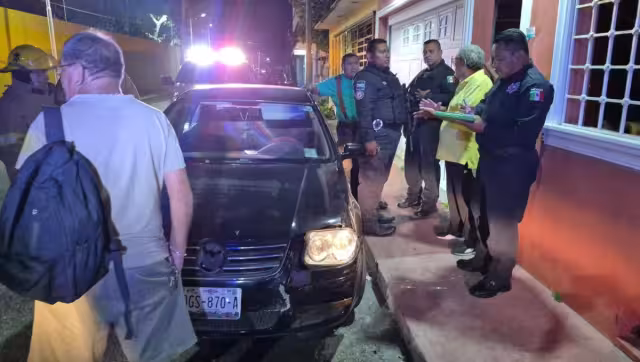 Adulto mayor se impacta contra barda del Polideportivo Maderas; no hubo lesionados