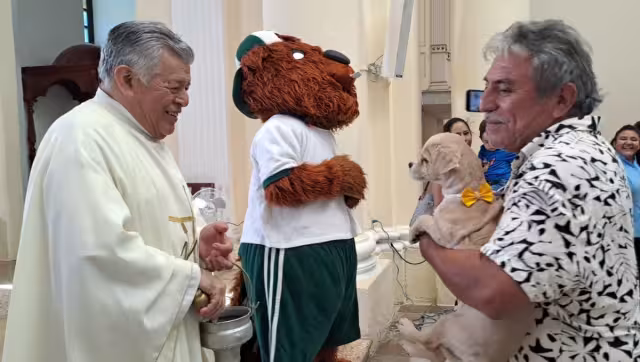 La romería incluyó perros, gatos, tortugas, peces, conejos y una gran variedad de plantas