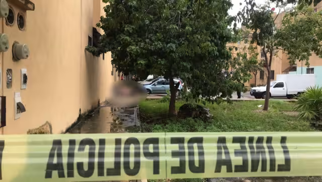 Los vecinos del hombre dieron aviso a las autoridades, quienes al llegar confirmaron la muerte
