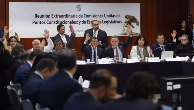 El proyecto, que ahora podría pasar a su discusión en el pleno, plantea modificaciones a diversos artículos de la Constitución