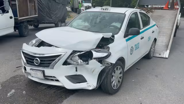 El taxista fue llevado al hospital por posibles coágulos en la cabeza