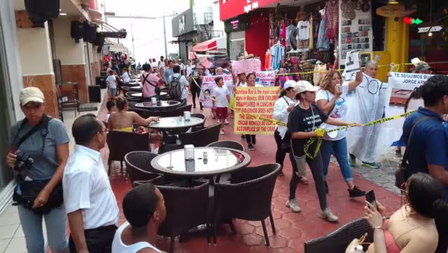 Entre las manifestantes se encontraba la madre de Fernanda Cayetana