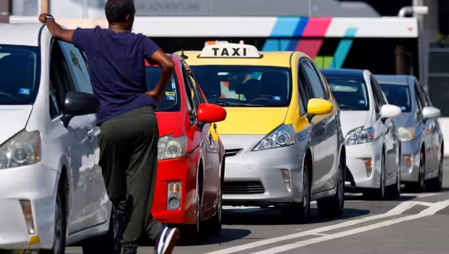 Taxistas de San Ysidro en Tijuana lograron detener a dos presuntos criminales tras un fallido intento de robo