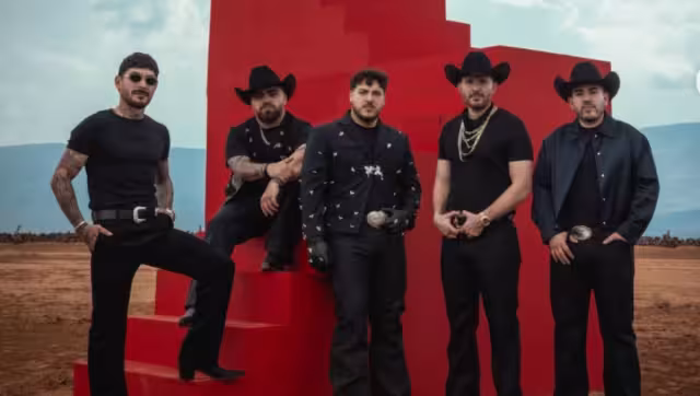 Grupo Frontera le cantan serenata a pareja que estaba peleando en la playa
