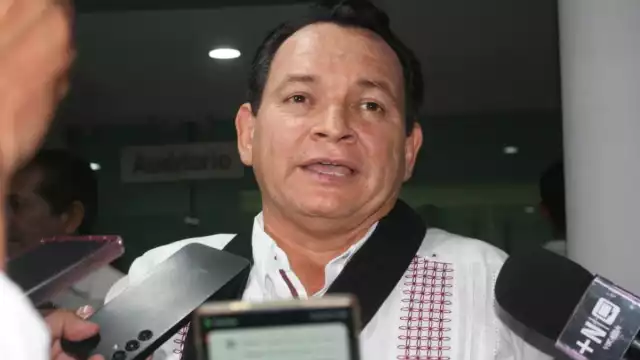 "Huacho" Díaz reapareció en la junta de la Canacintra