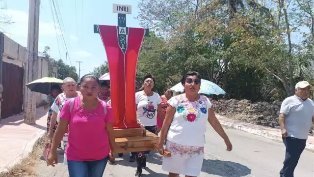 Así se vivió el derrotero para honrar a la Santa Cruz en Tizimín