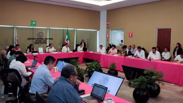 Los criterios establecidos como son: autoadscripción, vínculo comunitario con las comunidades indígenas y hablar maya