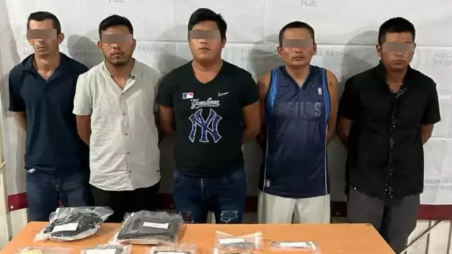 Los cinco hombres son acusados por narcomenudeo