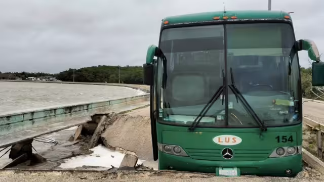 Sólo se registraron daños materiales; ningún pasajero resultó lesionado