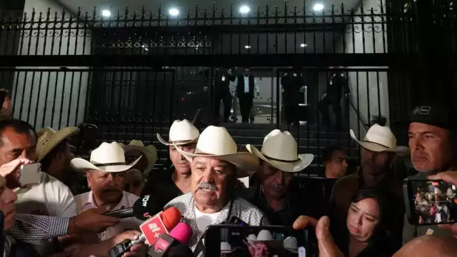 Tras más de cuatro horas de conversaciones, los campesinos salieron de la Secretaría de Gobernación sin ningún acuerdo