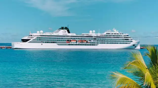 
El viernes 13 será el día con mayor número de barcos, pues se esperan cinco; sin embargo, esta cifra aún no representa un alivio para la actual temporada baja.
