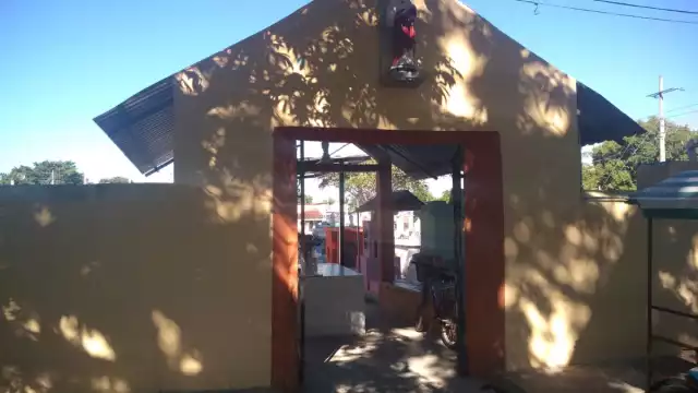 Entre la ampliación del cementerio, se designó  un espacio,  para hacer misa o  rosarios