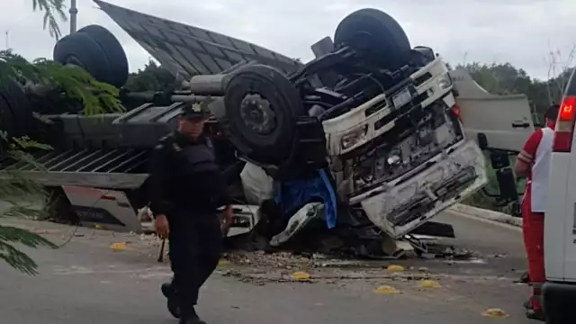 Este hecho sucedió alrededor de la 11.00 AM, de este sábado, en la carretera Mérida-Chetumal