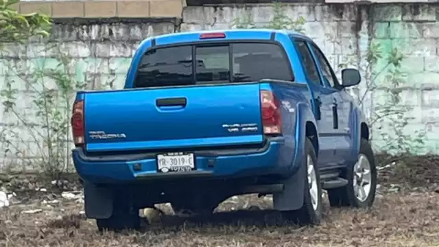 La camioneta fue abandonada en el fraccionamiento Vergel