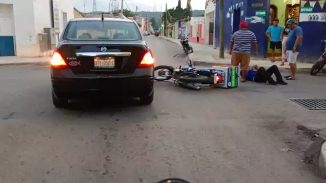 Al lugar llegaron agentes locales que tomaron nota del accidente y acordonaron el área