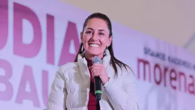 La doctora Claudia Sheinbaum Pardo llegó la mañana de hoy miércoles en el aeropuerto de Mérida