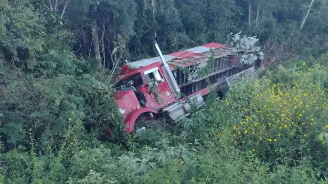 A pesar de la magnitud del accidente, afortunadamente no se reportaron víctimas.