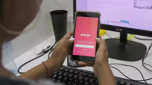 Actualmente, es común que haya personas interesadas en conocer a otras mediante diversas páginas, pero en algunas ocasiones han sido golpeadas y abusadas