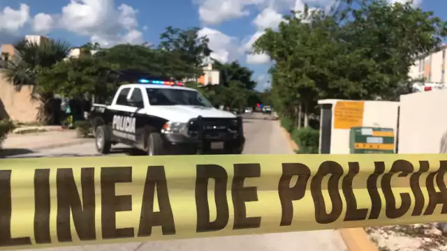  Los agresores se dieron a la fuga, mientras que el hombre quedó tendido en el pavimento junto a su motocicleta.