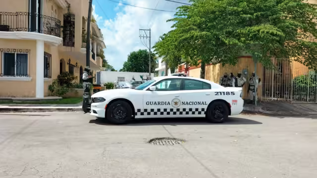 Hasta el momento no se ha dado a conocer si se registró la detención de personas o el aseguramiento de drogas o armas.