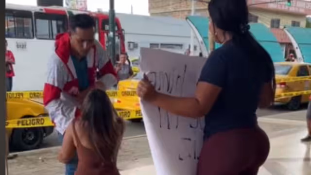 Varios fueron testigos, pero de poco sirvió todo el show. Foto: Tiktok
