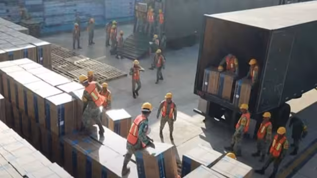 El Gobierno de México celebró la llegada de los primeros enserés domésticos comprados a China para los daminificados por el Huracán Otis en Acapulco y Coyuca de Benitez