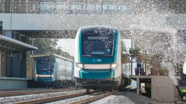 Fueron 473 kilómetros los recorridos, en 5 horas y 28 minutos, por el Mandatario Federal. Ciudadanos le dieron le agradecieron la inversión en el Caribe Mexicano.