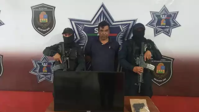 El hombre estuvo a punto de atropellar a dos mujeres