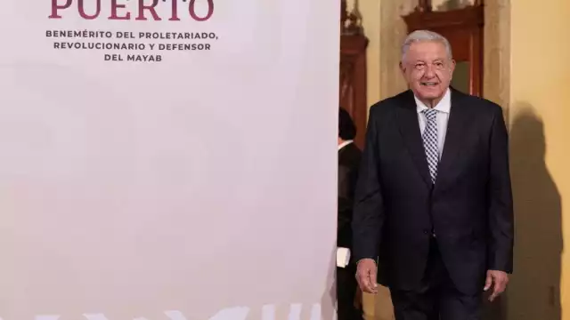 El presidente Andrés Manuel López Obrador criticó duramente la mentalidad de los gobiernos neoliberales, que ssolo benefician a una minoría elitista