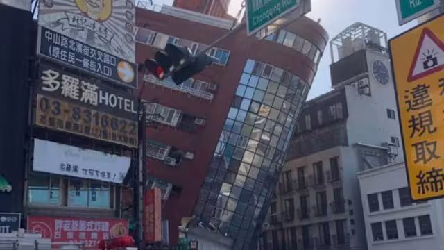 Así luce un edificio tras el terremoto en Taiwán