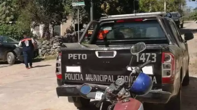 El hombre fue amarrado y entregado a la policía por robar en casas de Peto