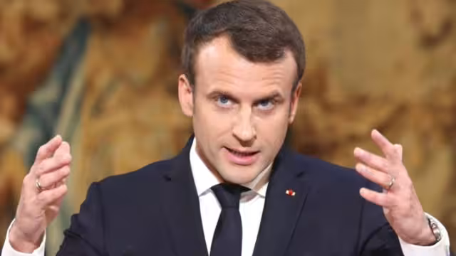 El presidente francés, Emmanuel Macron, aseguró este jueves que está "listo para poner todos los medios necesarios para que Rusia no gane la guerra en Ucrania