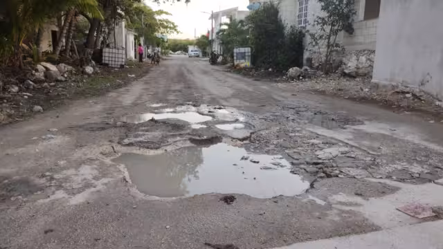 Las condiciones del malecón son vergonzosas, declararon tanto comerciantes como pescadores
