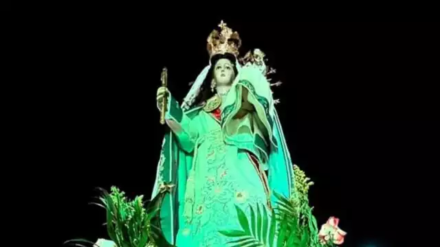 Se realizó la solemne ceremonia en la que bajan la imagen de la Virgen de Candelaria