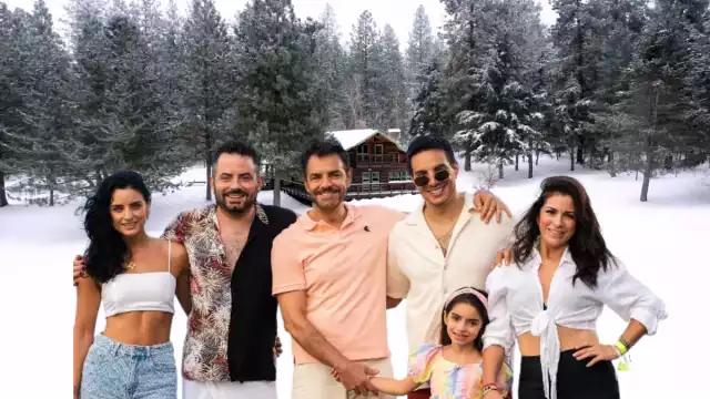Los Derbez de la playa a la nieve. Foto: Especial