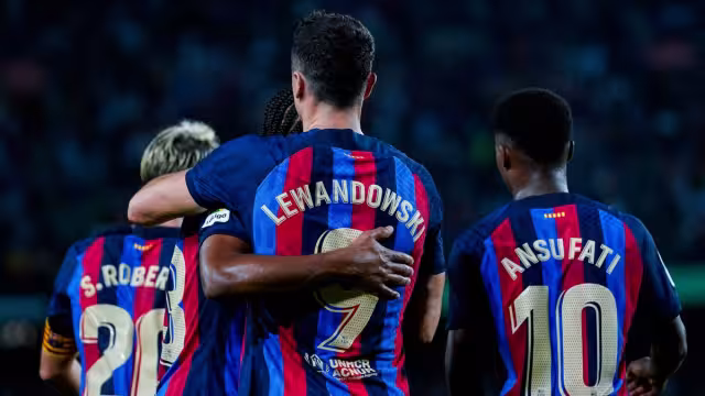 Barcelona doblega al Villarreal y se acerca al Real Madrid en LaLiga