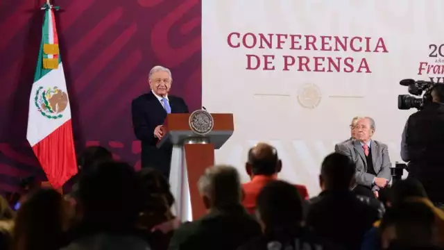 Andrés Manuel López Obrador encabeza este martes 5 de diciembre, la conferencia mañanera desde Palacio Nacional