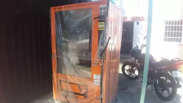 En la avenida Concordia de Ciudad del Carmen se encuentra un expendedor de cigarros electrónicos