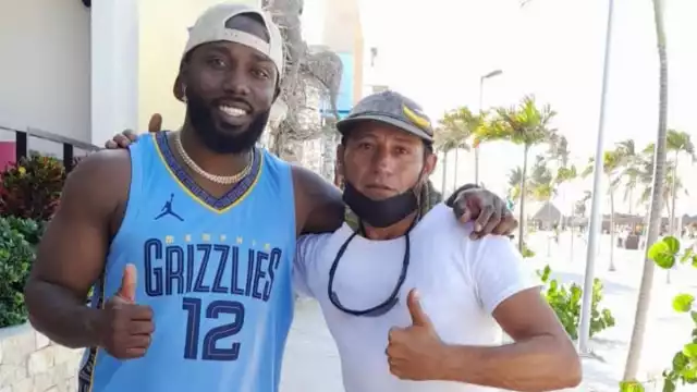 Randy Arozarena se tomó fotografías con quienes lo reconocieron en Progreso