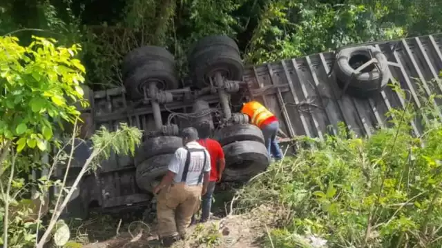 Al parecer el conductor se dormitó al volante