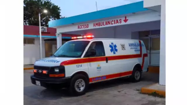Hombre sufre una fuerte caída de un árbol y se abre la cabeza en dos en Chetumal
