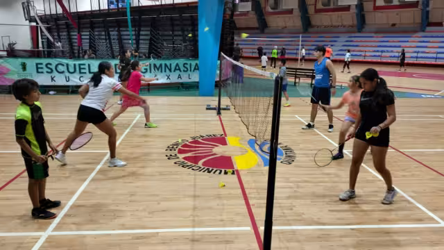La selección de bádminton de Quintana Roo compuesta por atletas de las categorías Sub-13 y 15 no descansa en estas vacaciones de Semana Santa