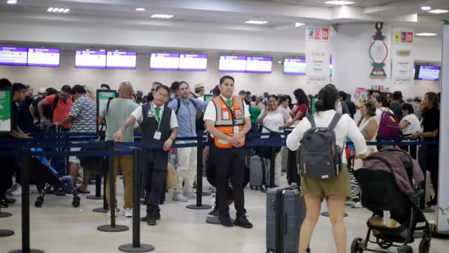 Dos aviones aterrizaron en la Terminal Aérea de Cozumel y otros dos, en Mérida, Yucatán