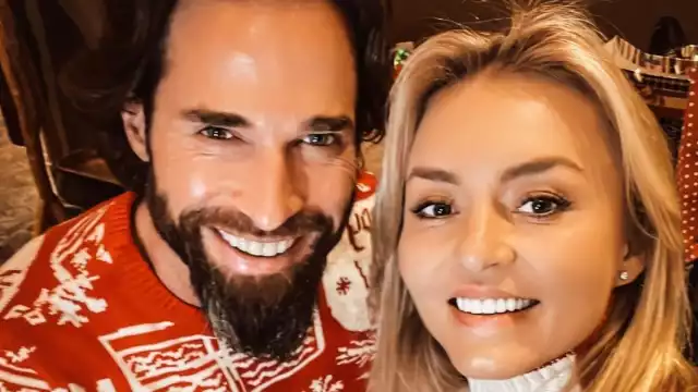 Sebastián Rulli no toma en serio los memes sobre su noviazgo con Angelique Boyer