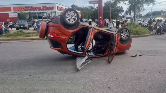 El incidente, que tuvo lugar este martes, involucró a dos vehículos